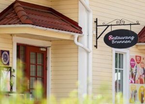 Entrén till Restaurang Brunnen
